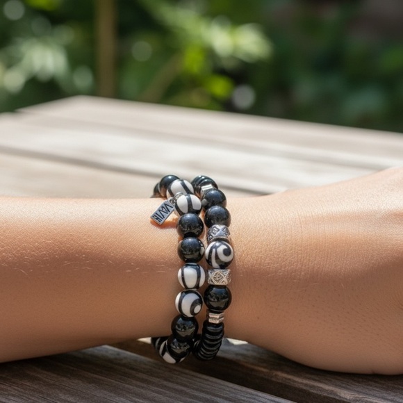 MVMT Jewelry - MVMT Black and White Beaded Bracelet